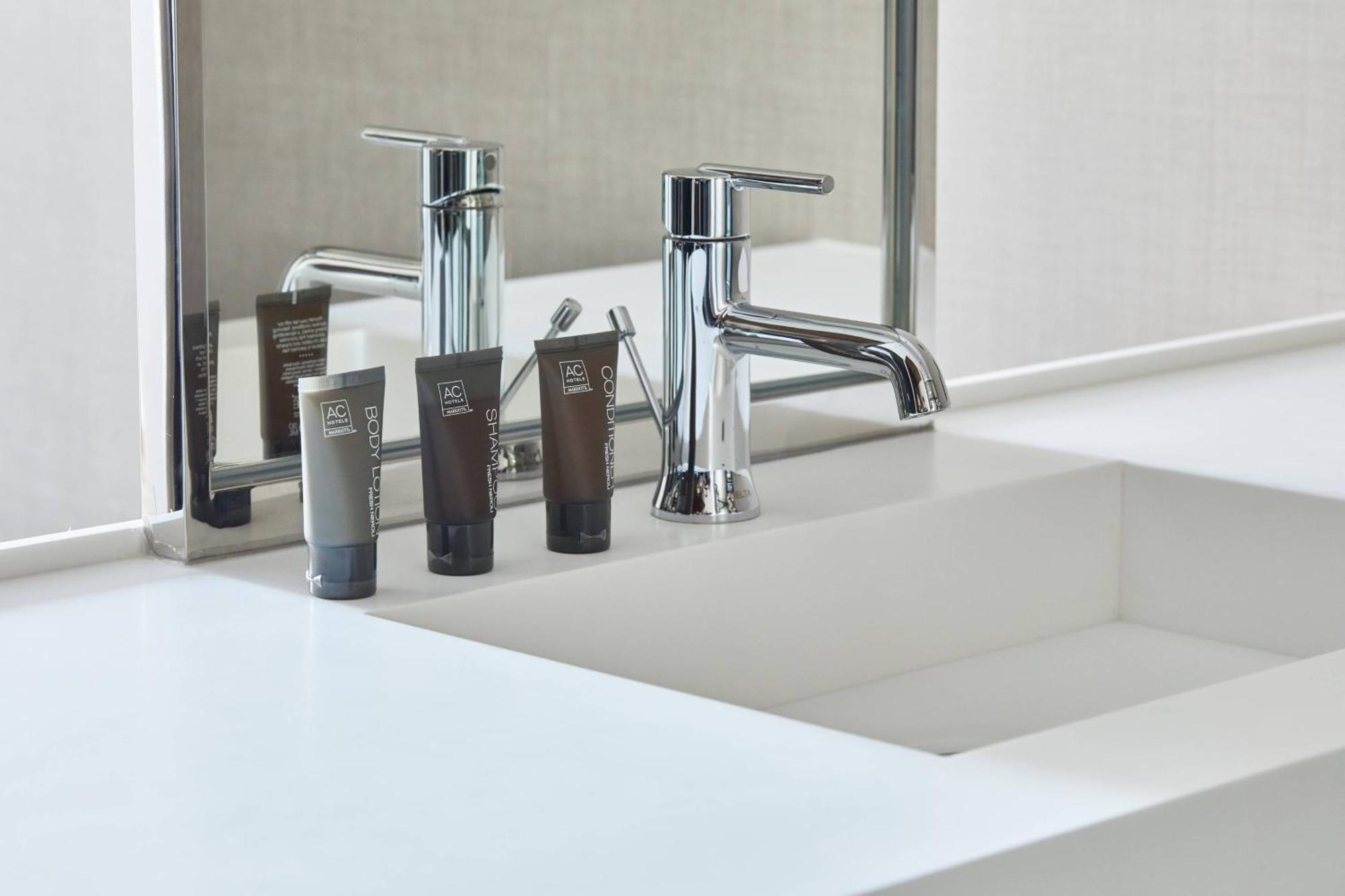 Ac By Marriott North Hills 3*